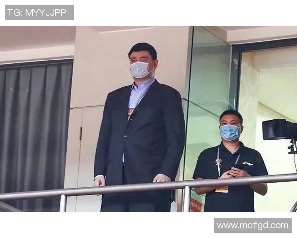 姚明亲自送上惊喜礼物温暖瞬间感动全场粉丝与朋友