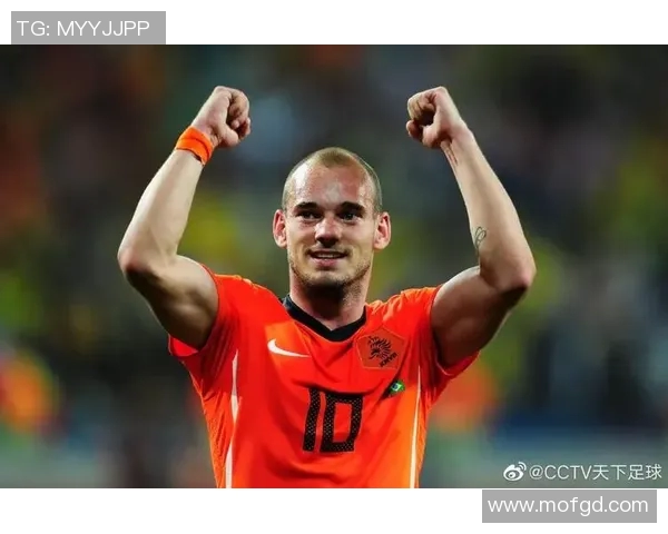 足球明星李彦的成长历程与职业生涯全景回顾及精彩瞬间展示 足球明星李彦的成长历程与职业生涯全景回顾及精彩瞬间展示