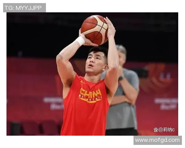 篮球明星在伤痛中流露的孤独与坚韧的瞬间照片集锦